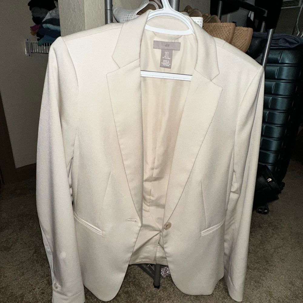 Women’s Cream Blazer
